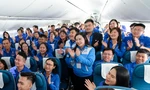 Chuyến bay Thanh niên mang số hiệu VN012 chở 80 đại biểu phía Nam về Hà Nội dự Đại hội Đoàn toàn quốc lần thứ XII Ảnh: Mạnh Thắng 