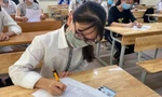 Học sinh đeo khẩu trang dự kỳ thi tốt nghiệp THPT 2020