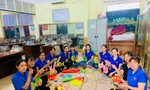 Đoàn viên huyện Yên Phong làm đèn lồng tặng thiếu nhi dịp Tết Trung thu 