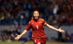 Huỳnh Như rạng rỡ trong màu áo ĐT Việt Nam Ảnh: Getty Images