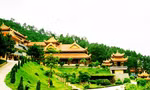 Thiền viện dựa vào núi Phượng Hoàng