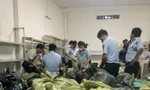 Kiểm tra đột xuất hộ chuyên livestream, tạm giữ 10 tấn hàng trị giá hơn 1 tỷ