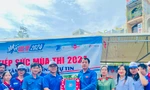 Bí thư T.Ư Đoàn thăm, tặng quà điểm tiếp sức mùa thi tại Cà Mau