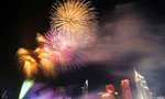 Pháo hoa rực rỡ trên bầu trời TPHCM chào mừng đại lễ 30/4