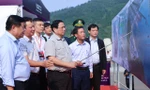 Thủ tướng thị sát cảng Chân Mây, bấm nút khởi công dự án gần 1.700 tỷ đồng