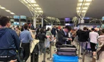 Thực hư thông tin cán bộ hải quan gây áp lực, yêu cầu khách ‘xuống máy bay xóa bài Facebook’