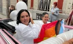 Annery Rivera Velasco và Yennys Hernandez Molina kết hôn ngay trước cuộc trưng cầu ý dân về bộ luật gia đình mới, trong đó có điều khoản hợp pháp hóa hôn nhân đồng giới. Ảnh: CNN.