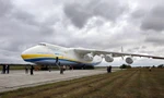 Máy bay lớn nhất thế giới Antonov AN-225 (trọng lượng tải tối đa 250 tấn). Nguồn CNN. 