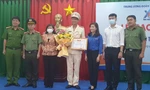 Trung ương Đoàn tặng Huy hiệu Tuổi trẻ dũng cảm cho cán bộ Công an cứu 4 người đuối nước