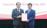Lãnh đạo tỉnh Lạng Sơn trao Quyết định bổ nhiệm cho ông Đặng Hồng Cường (ảnh: Duy Chiến)