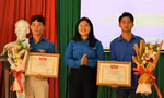 Tặng bằng khen đột xuất hai thanh niên dũng cảm cứu người đuối nước