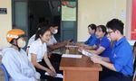 'Nhờ các cháu đoàn viên, tôi bốc số, khai hồ sơ trực tuyến rẹt rẹt, không phải chờ lâu'