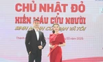 Nam thanh nữ tú catwalk cùng Á hậu Hạnh Nguyên, Nam vương Tuấn Ngọc tại Chủ Nhật Đỏ