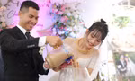 Cặp đôi 9x rót trà sữa thay rượu vang trong lễ cưới: Chú rể tự tay nấu cả đêm