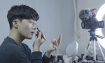 Các chàng trai Hàn Quốc ngại để mặt mộc ra đường, mua mỹ phẩm ngày càng nhiều
