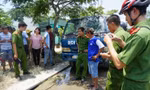 Công ty TNHH giấy Vĩnh Nghiệp và tài xế Quách Văn Sáng bị phạt tổng cộng gần 400 triệu đồng vì hành vi xả nhớt thải vào cống thoát nước dân sinh
