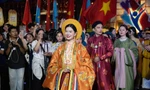 Bạn trẻ TPHCM rạng ngời giữa sắc màu trang phục Việt