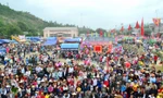 Bình Định: Hàng ngàn người dân trẩy hội Chợ Gò cầu may