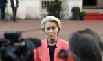 Chủ tịch Ủy ban châu Âu Ursula von der Leyen phát biểu với báo chí ngày 2/3. (Ảnh: AP)