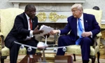 Tổng thống Nam Phi Cyril Ramaphosa bị ông Trump làm khó ở Nhà Trắng với cáo buộc diệt chủng. (Ảnh: Reuters)