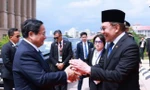 Thủ tướng Phạm Minh Chính và Thủ tướng Malaysia Anwar Ibrahim tại cuộc họp báo chung thông báo kết quả hội đàm ngày 25/5. Ảnh: TTXVN