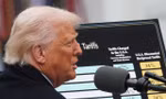 Tổng thống Mỹ Donald Trump phát biểu ngày 2/4. (Ảnh: Reuters)