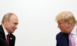Tổng thống Nga Vladimir Putin và Tổng thống Mỹ Donald Trump trong cuộc gặp ở Osaka năm 2019. (Ảnh: Reuters)