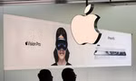 Bên trong một cửa hàng của Apple. (Ảnh: AP)