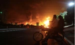 Một đám cháy ở Tehran sau cuộc tấn công của Israel. (Ảnh: WANA)