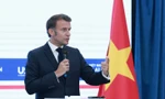 Tổng thống Pháp Emmanuel Macron giao lưu với các sinh viên Hà Nội