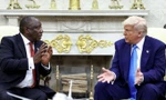 Tổng thống Mỹ Donald Trump tiếp Tổng thống Nam Phi Cyril Ramaphosa tại Nhà Trắng ngày 22/5. (Ảnh: Reuters)