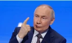 Tổng thống Nga Vladimir Putin phát biểu tại diễn đàn. (Ảnh: Reuters)