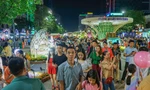 Nhiều khu vui chơi ở TPHCM đông nghịt chiều mùng 3 Tết