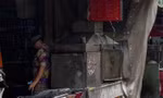 Cháy trong chợ, người dân náo loạn tháo chạy
