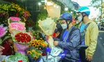 'Cánh mày râu' đổ xô mua hoa, đưa người yêu đi xem phim trong ngày Valentine