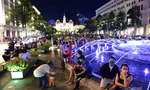 TP.HCM: Phố đi bộ Nguyễn Huệ nhộn nhịp ngày cuối tuần