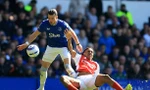 Arsenal mất điểm trên sân Everton
