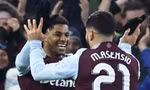 Asensio và Rashford ăn mừng bàn thắng mở tỷ số trận đấu.