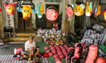  Ông Vũ Huy Đông làm mặt nạ giấy bồi