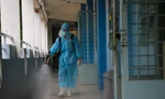 Trường THPT Nguyễn Du, quận 10 khử khuẩn trường, lớp chiều 1/12