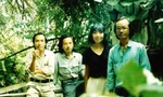 Họa sĩ Đinh Cường, nhà văn Bửu Ý, Siphani và nhạc sĩ Trịnh Công Sơn - Sài Gòn 1972 (Ảnh: T.L)