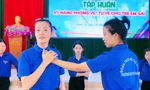 Tình nguyện viên hướng dẫn nữ sinh các chiêu tự vệ, thoát thân khi gặp “yêu râu xanh”