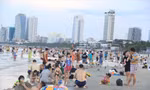 Biển là lựa chọn hàng đầu của du khách khi tới Đà Nẵng nhưng nhiều năm qua sản phẩm du lịch liên quan tới biển đều na ná nhauẢnh: Thanh Trần