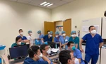 Các bác sĩ nội trú cùng nghiên cứu về ca bệnh nặng 