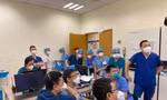 Các bác sĩ nội trú cùng nghiên cứu về ca bệnh nặng 