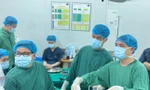 Các bác sĩ phẫu thuật nội soi cho bệnh nhân 26 tuổi 