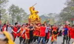 Nét đẹp của hội làng truyền thống như nghi thức “rước vua, chúa sống” ở đền Sái (Đông Anh, Hà Nội) cần được phát huy Ảnh: DUY PHẠM 