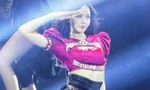 Bí quyết giúp Lisa (BlackPink) có vóc dáng gây sốt ở sân Mỹ Đình