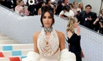 Met Gala 2023: Kim Kardashian để ngực trần, Lil Nas X chỉ mặc nội y