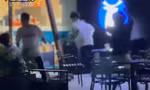 Hai TikToker bị kẻ lạ mặt cầm dao rượt đuổi khi đang livestream